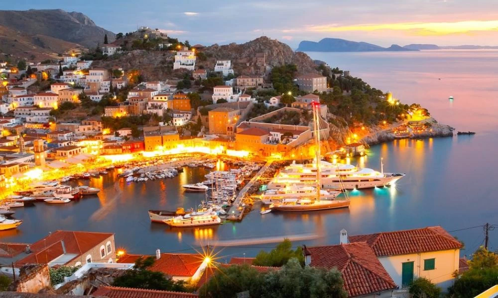 Guardian: «Ύδρα, το ελληνικό νησί για τους ονειροπόλους»